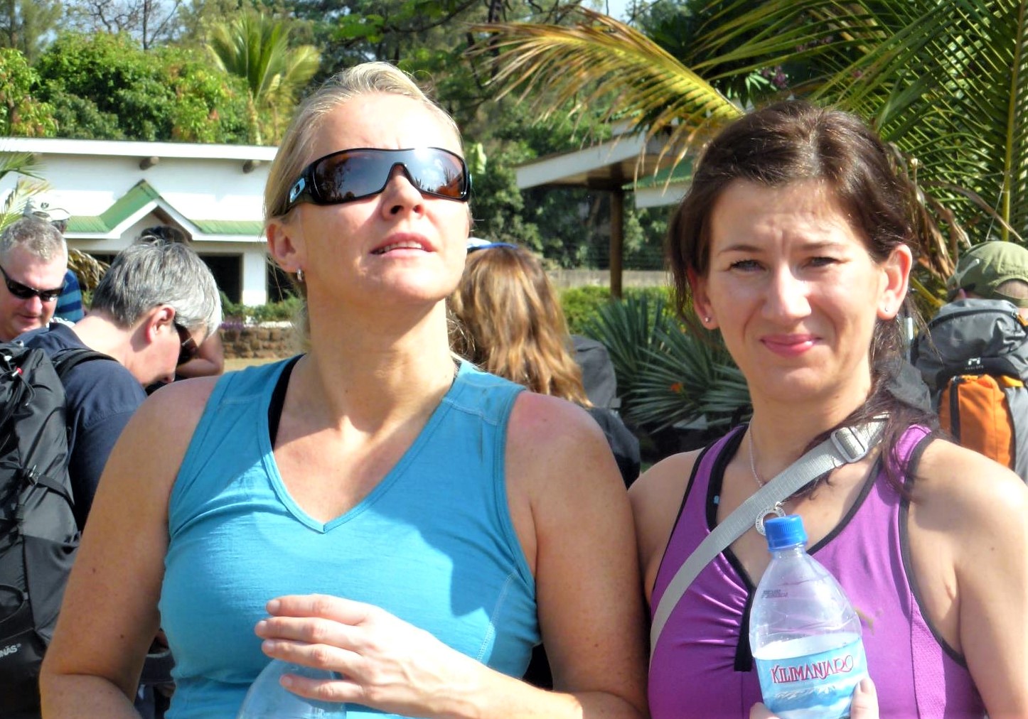 Solveig og Anja spring for Aktiv Mot Kreft i år : Solveig pustar letta ut, for turen til Afrika som ho og Anja hadde bestilt gjennom Jarle Trå for å bestige Kilimanjaro kunne gå som planlagt.